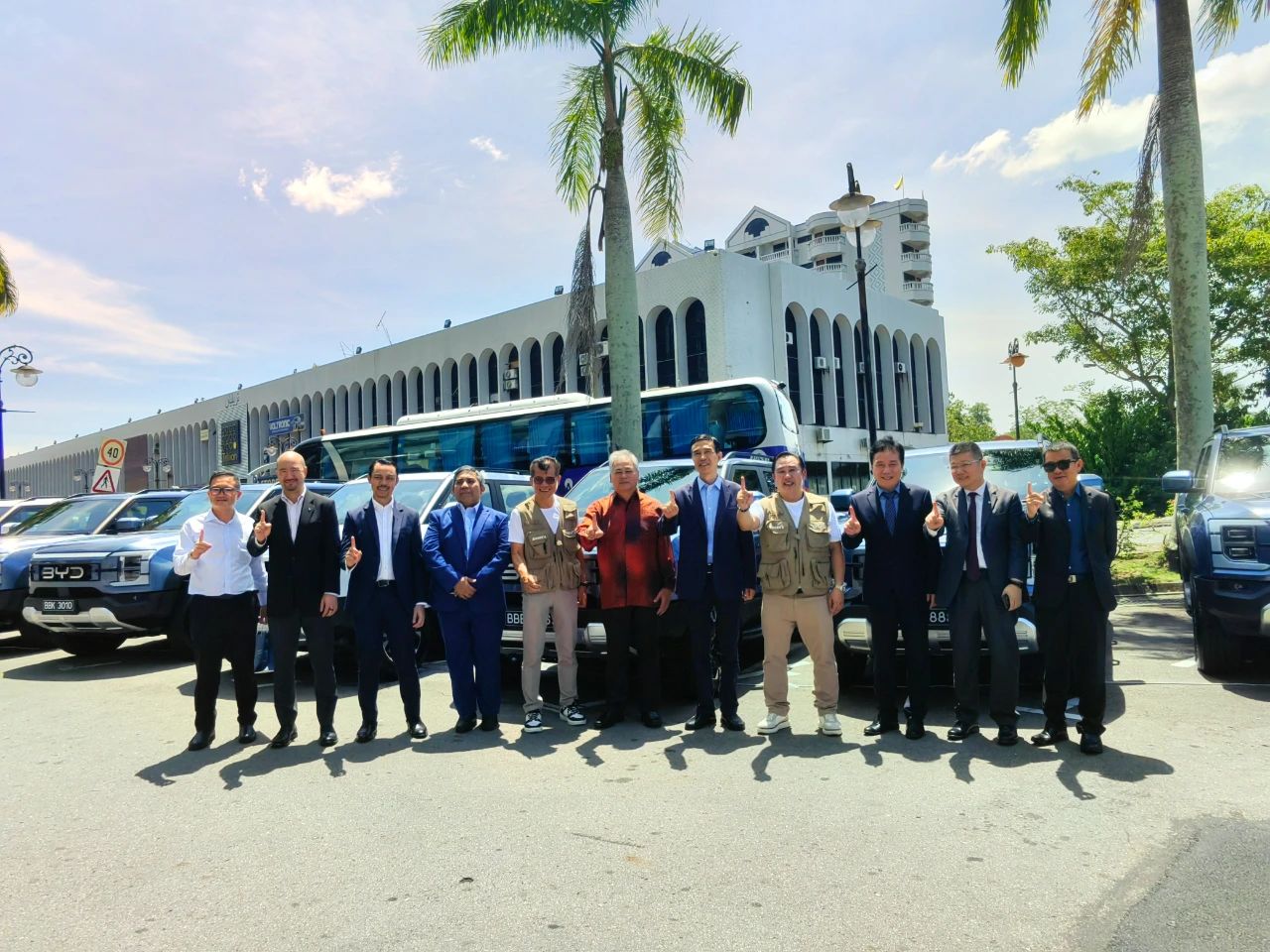 驻文莱大使肖建国出席比亚迪新车发布式